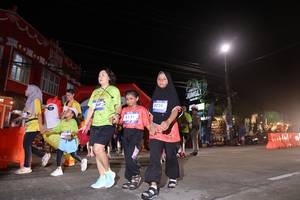 BIB: 3121, 3229
                            <button type="button" onclick="openModal(26260764)" class="btn btn-primary btn-sm float-right btn-popup" data-toggle="modal" data-target=".modal-high-quality">
                        <i class="fas fa-shopping-cart"></i> Add to Cart
                    </button>
                                            <button type="button" onclick="isThisMe(26260764, true)" class="btn btn-success btn-sm float-right btn-popup btn-isme hidden" data-toggle="tooltip" data-placement="bottom" title="นี่คือรูปของคุณใช่ไหม คลิกที่นี่เพื่อเอาเข้าอัลบั้ม">
                        <i class="fas fa-plus"></i> Add to album
                    </button>
                    <button type="button" onclick="isThisMe(26260764, false)" class="btn btn-warning btn-sm float-right btn-popup btn-isnotme hidden">
                        <i class="fas fa-ban"></i> Remove from album
                    </button>